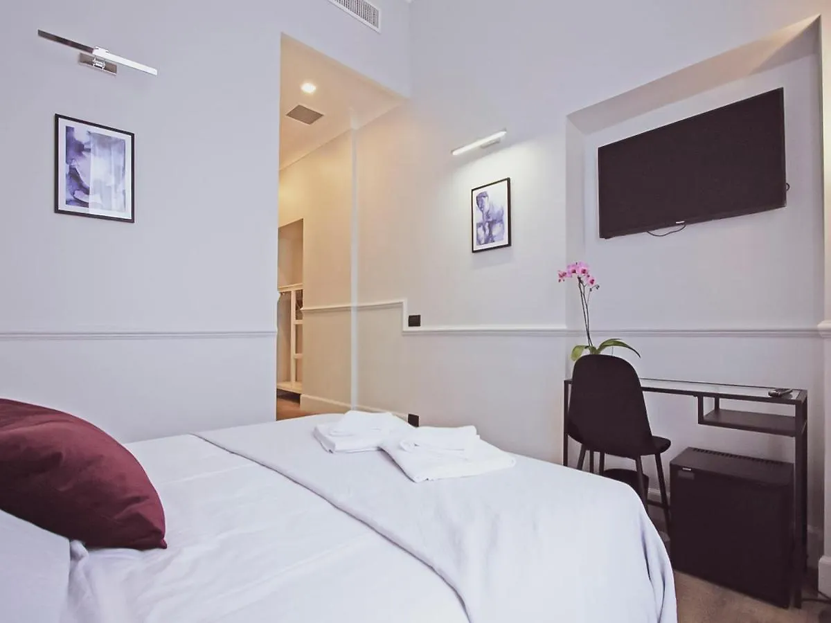 Gemini Suites Navona Rome 2*,  Italy